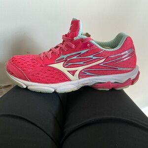 Mizuno Wave Catalyst 2 Womens Size 9 Pink Running Shoes J1GD173302